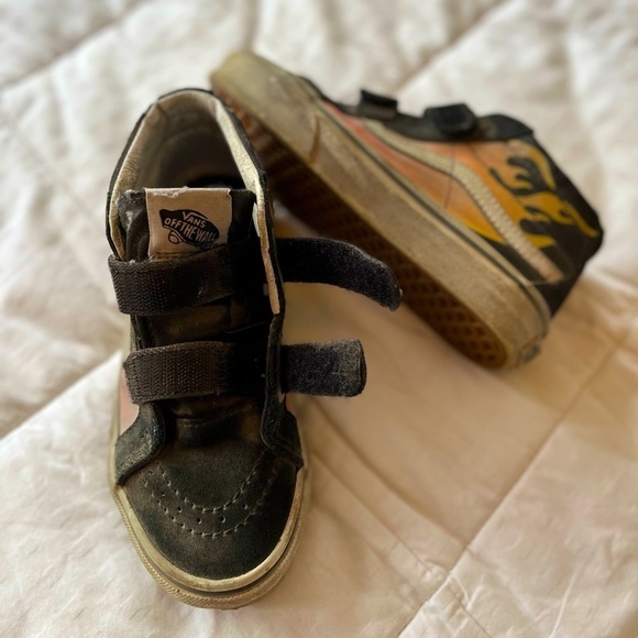 🔥Vans Kids Shoes with Orange and Yellow Flame Design - Picture 7 of 14